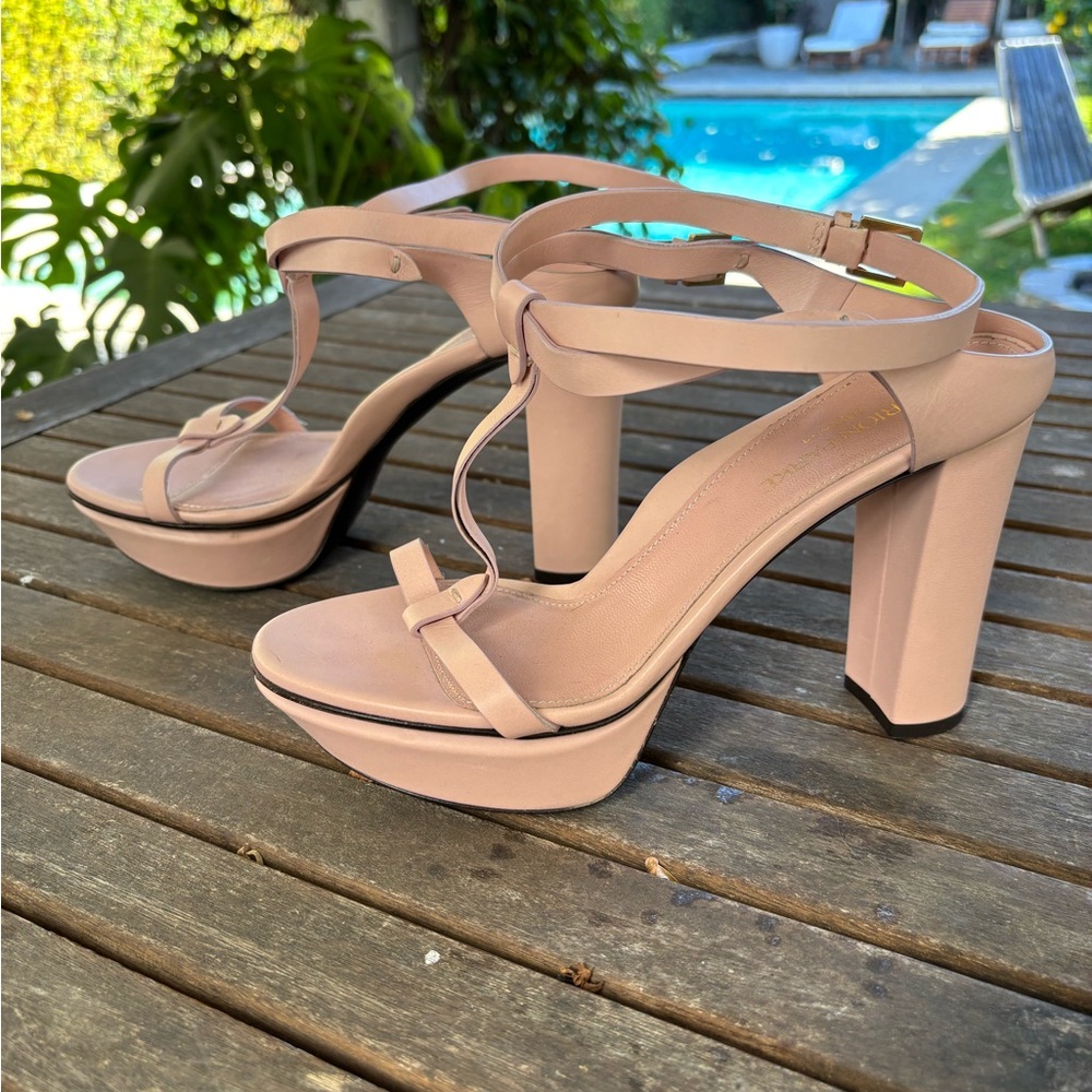 MARION PARKE Toscana strappy sandal. Pale pink. Platform sole, 4-in heel. EUC